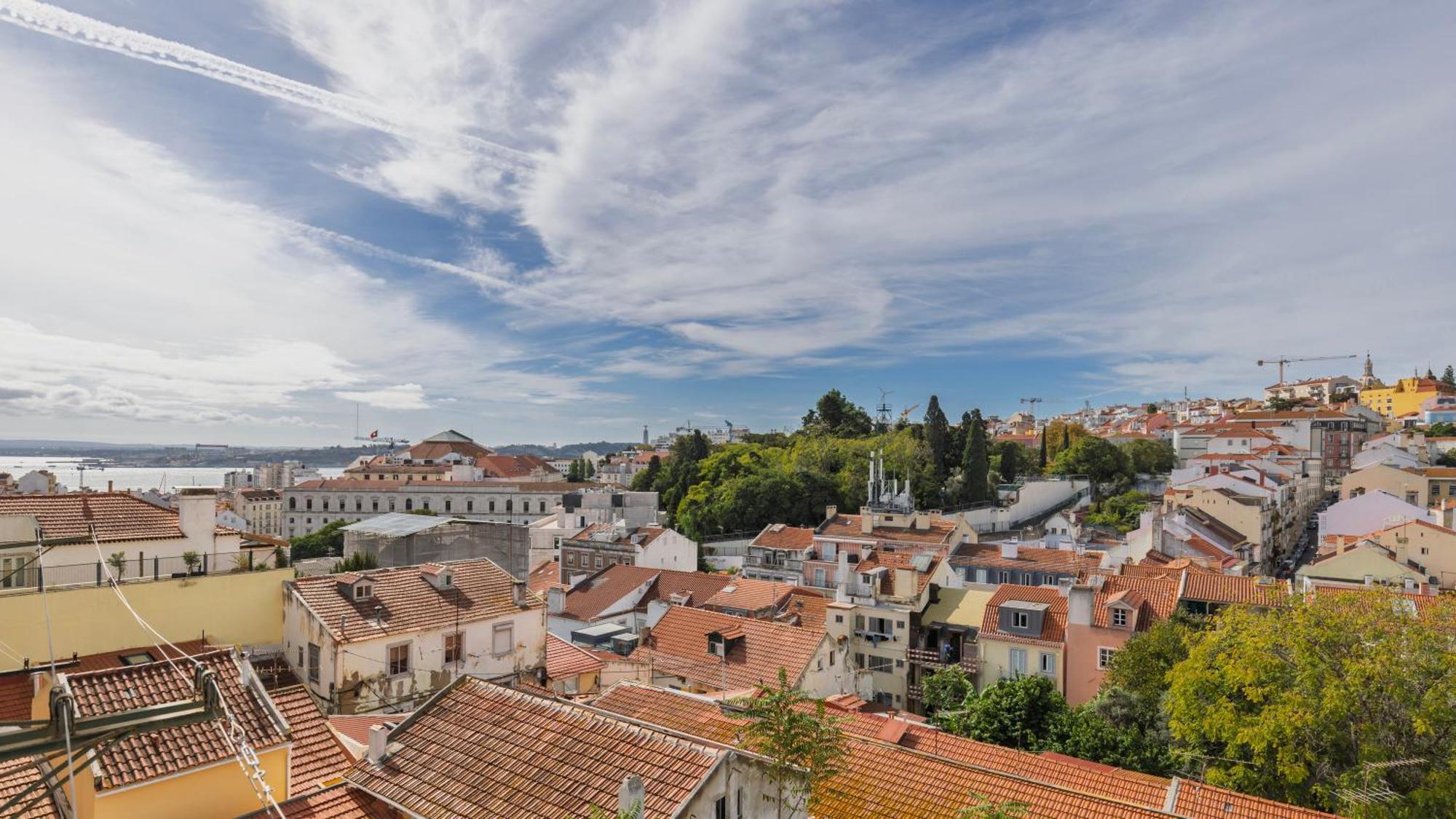 Sunny Design Apt In Praca Das Flores By Lovelystay Lisbona Esterno foto