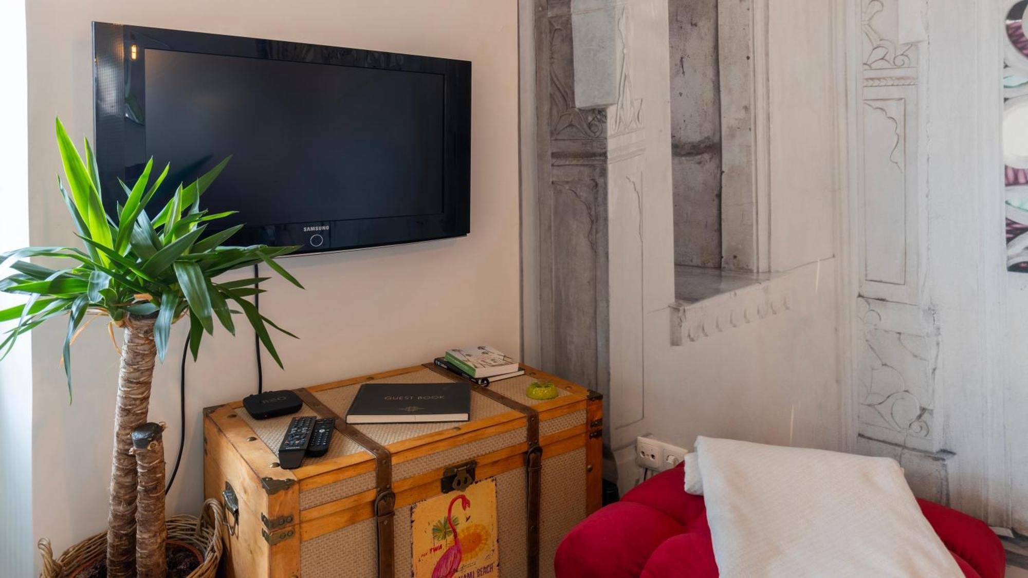 Sunny Design Apt In Praca Das Flores By Lovelystay Lisbona Esterno foto