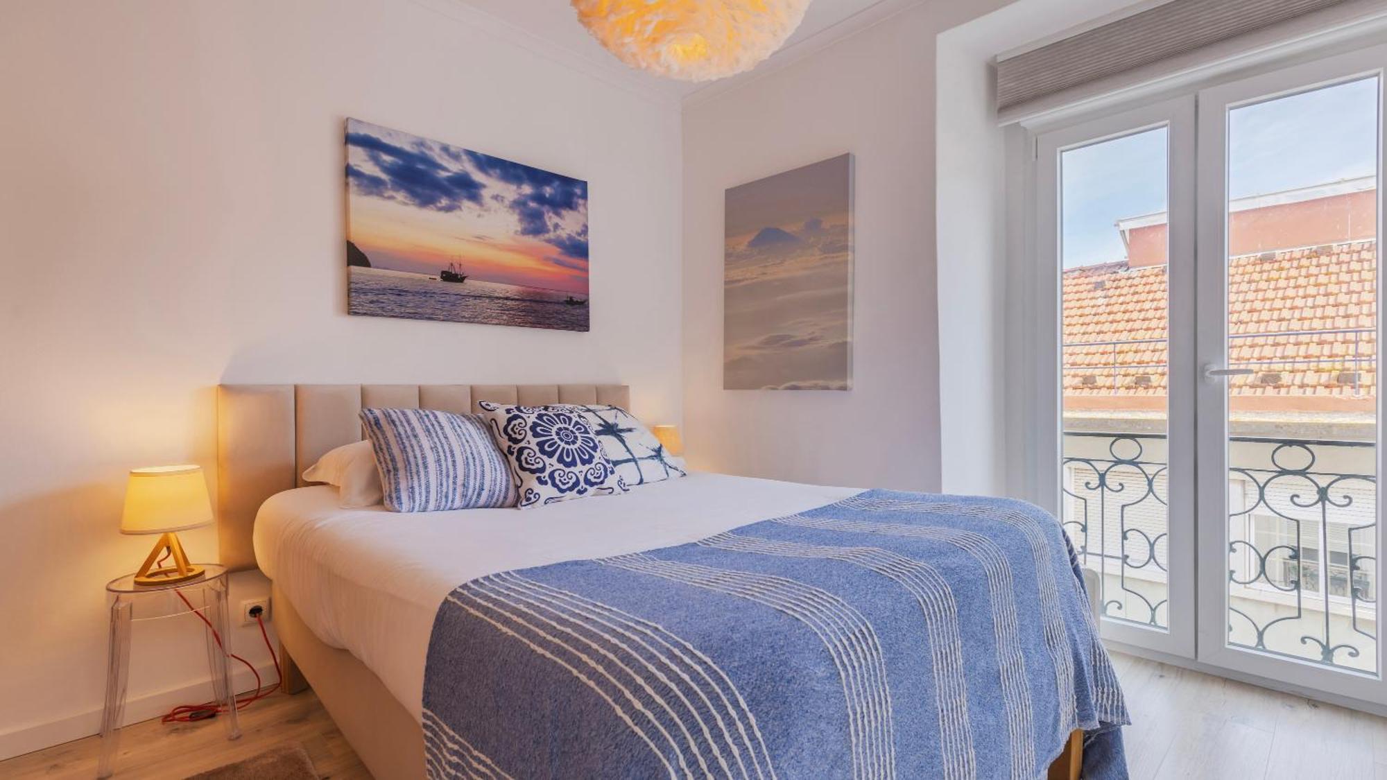 Sunny Design Apt In Praca Das Flores By Lovelystay Lisbona Esterno foto