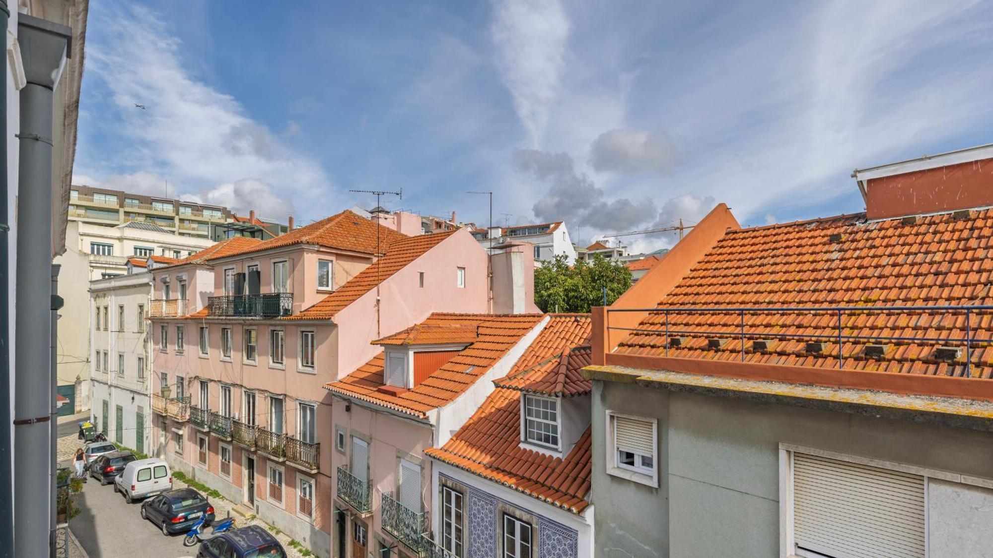 Sunny Design Apt In Praca Das Flores By Lovelystay Lisbona Esterno foto